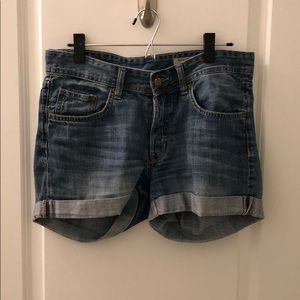 H&M Button Up Boyfriend Jean Shorts
